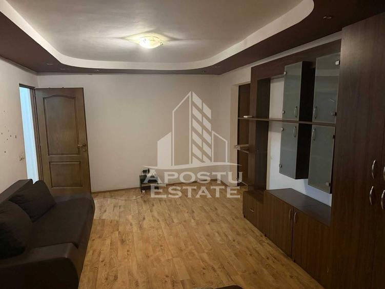 Apartament cu 2 camere semidecomandat, mobilat în Spitalul Județean