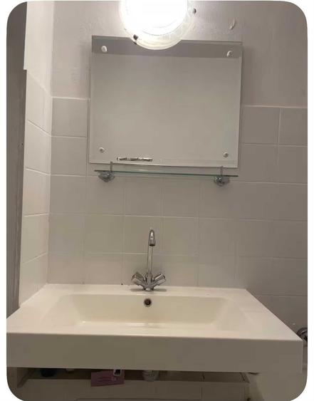 Apartament cu 3 camere semidecomandat în Dristor