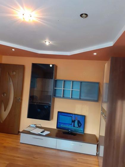 Apartament cu 2 camere semidecomandat în Micro 6