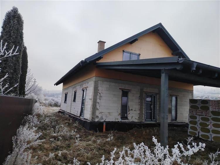 Casă individuală cu 3 camere cu Canalizare în Vest