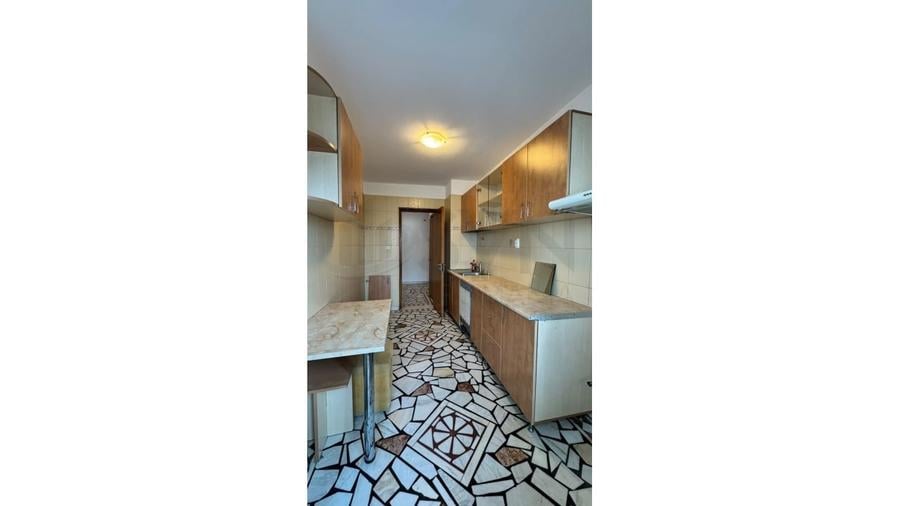 Apartament cu 4 camere decomandat în 1 Mai