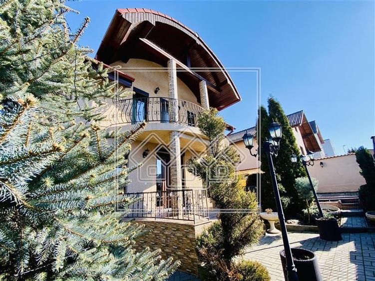Casă individuală cu 5 camere cu Canalizare în Șura Mare
