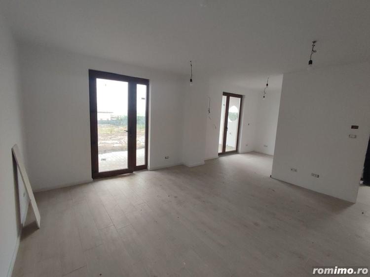 Casă cu 5 camere cu Teren 500 Mp în Sânandrei