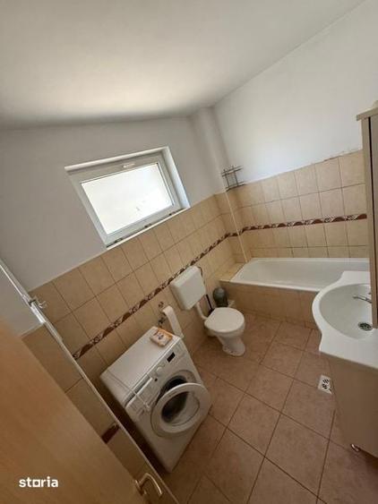 Inchiriez apartament cu 3 camere - 8