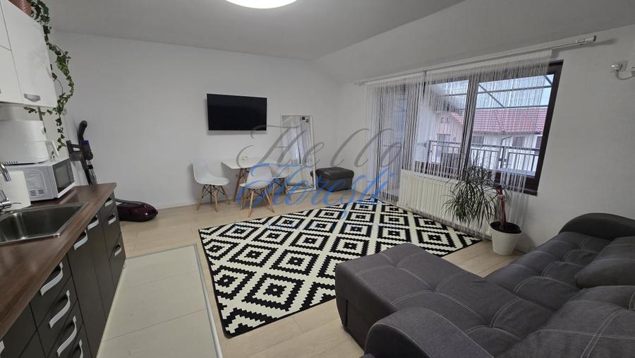 Apartament cu 3 camere semidecomandat, mobilat în Iris