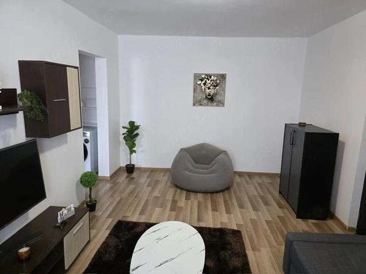 Apartament cu 2 camere semidecomandat în Păcii