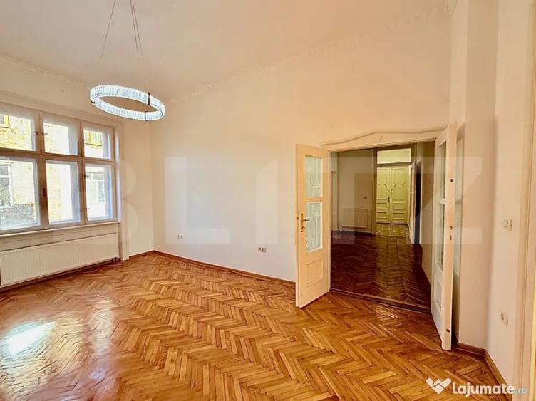 Apartament cu 3 camere decomandat în Sinaia