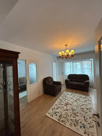 Apartament cu 4 camere decomandat în Păcurari