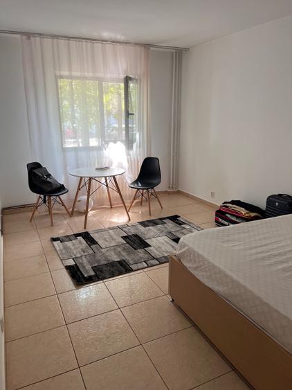 Apartament cu 3 camere decomandat în Galata