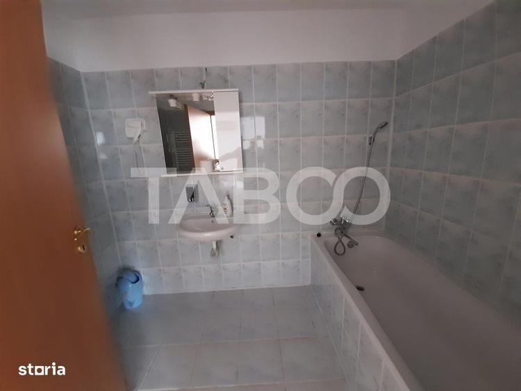Spațiu comercial, de 2,300 mp, în Turnișor