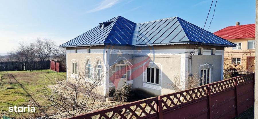 Casă cu 3 camere cu Teren 7952 Mp în Brădești