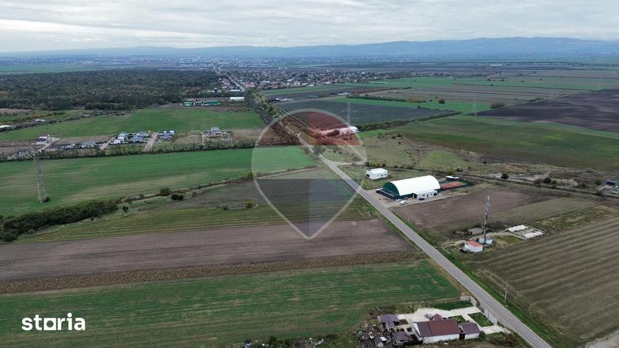 Teren de 1800 mp, în Vânători