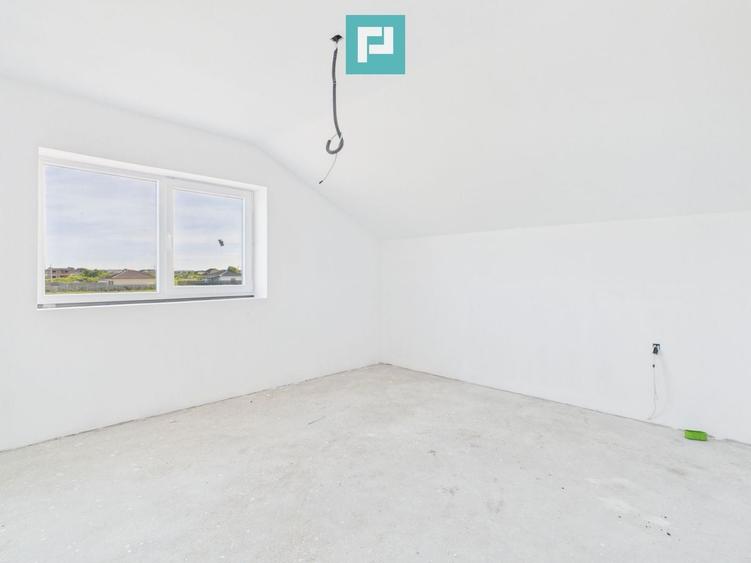 Duplex cu 3 camere cu Canalizare în Moșnița Veche