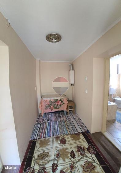 Casă cu 3 camere în Brâncoveanu