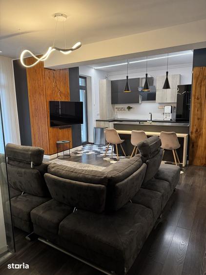 Apartament cu 2 camere, mobilat în Florilor