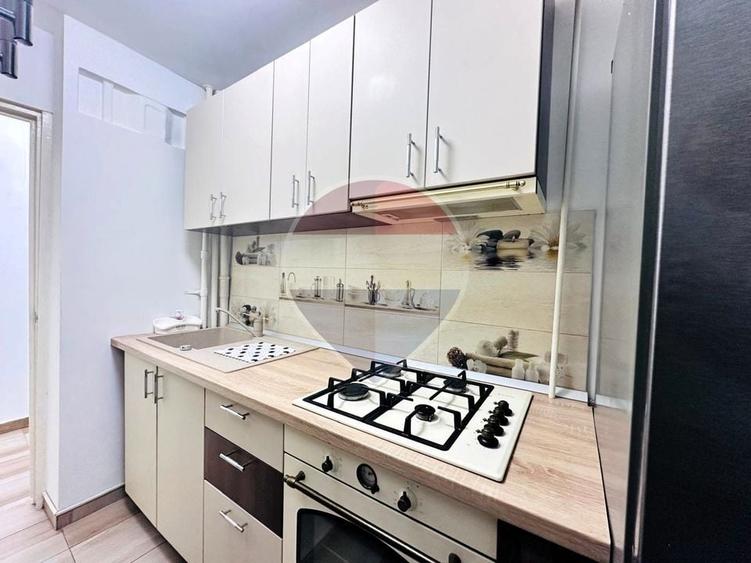 Apartament cu 2 camere semidecomandat, mobilat în Giurgiului