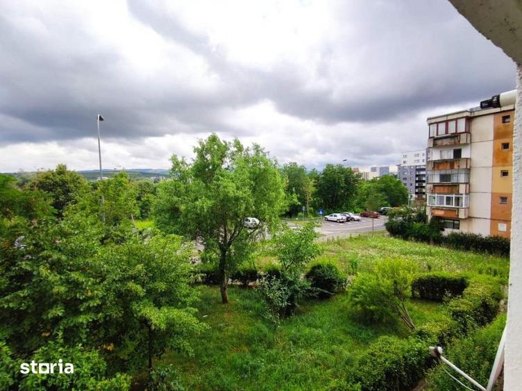 Apartament cu 2 camere decomandat în Între Lacuri