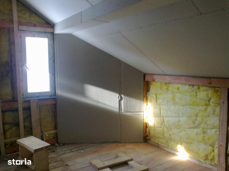 Casă cu 10 camere cu Teren 360 Mp în Central