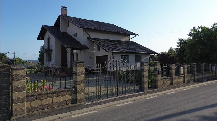 Casă individuală cu 6 camere cu Canalizare în Ițcani