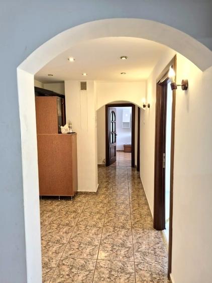 Apartament cu 3 camere decomandat, mobilat în Colentina