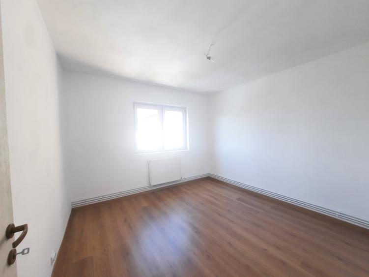 Apartament cu 2 camere decomandat în Vasile Aaron