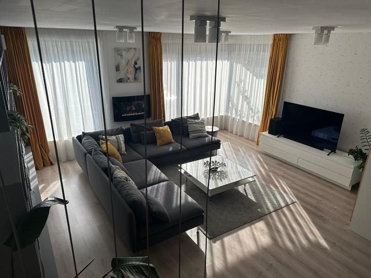 Duplex cu 4 camere cu Canalizare în Tunari