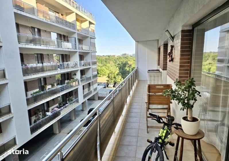 Apartament cu 3 camere semidecomandat în Străulești