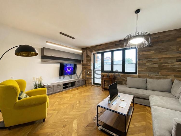 Apartament cu 4 camere semidecomandat, mobilat în Ultracentral