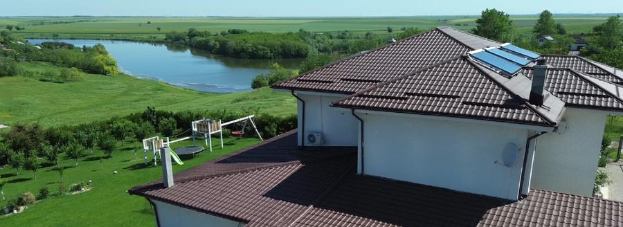 Casă individuală cu 5 camere cu Teren 2000 Mp în Central