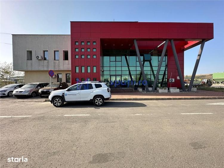 Spațiu comercial, de 230 mp, în Uricani