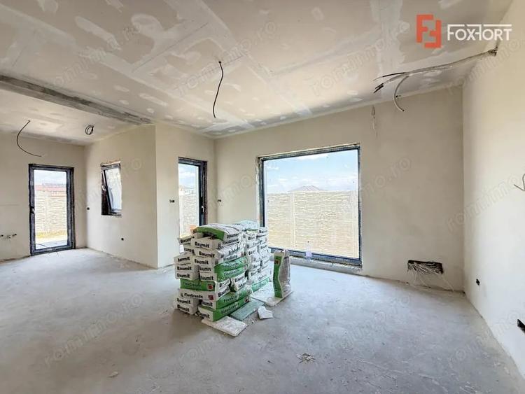 Casă cu 3 camere cu Teren 247 Mp în Săcălaz