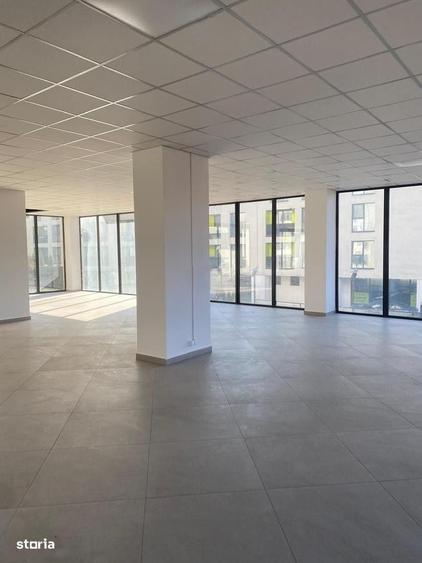 Spațiu comercial, de 320 mp, în Dâmbul Rotund