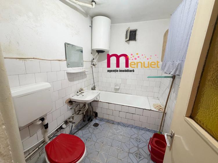Apartament cu 3 camere decomandat în C5