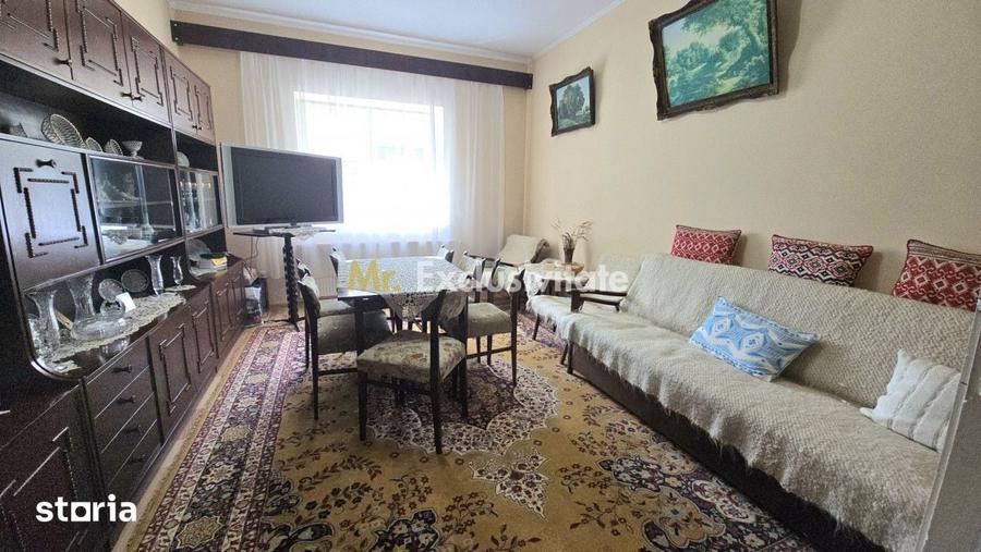 Casă cu 3 camere decomandat cu Teren 970 Mp în Central