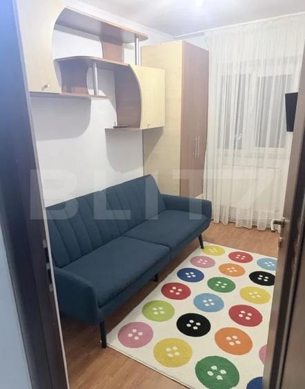 Apartament cu 3 camere decomandat, mobilat în Nicolina