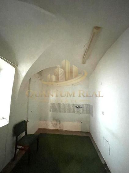 Casă individuală cu 5 camere cu Canalizare în Centrul Istoric