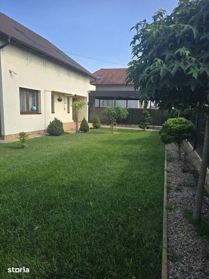 Casă cu 4 camere cu Teren 635 Mp în Mărtinești