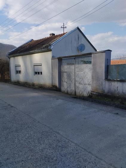 Casă cu 3 camere cu Teren 2000 Mp în Tisa