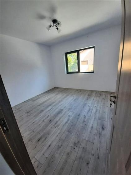 Casă cu 5 camere cu Canalizare în Bragadiru