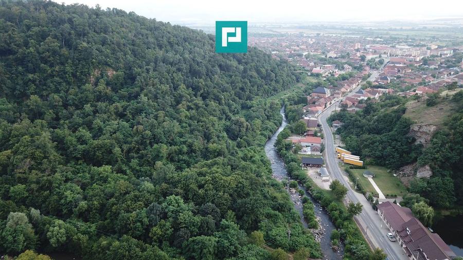 Teren Construcții intravilan de 13861 mp, în Est