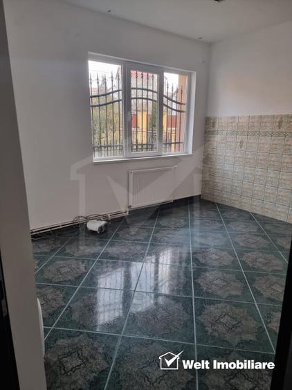 Casă individuală cu 14 camere cu Canalizare în Zorilor