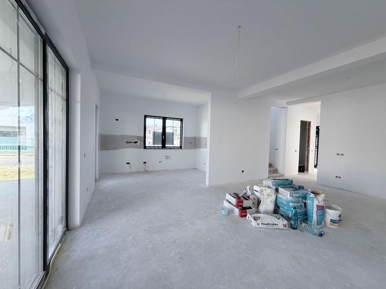 Duplex cu 5 camere cu Canalizare în Buziașului