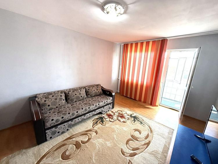 Apartament cu 2 camere decomandat în Casa de Cultură