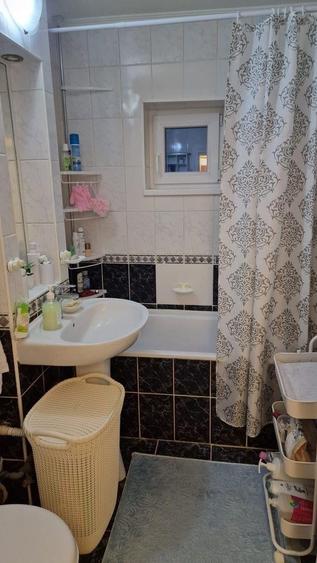 Apartament cu 3 camere decomandat în Obcini