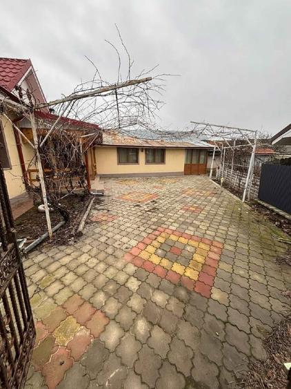 Casă individuală cu 5 camere în Valea Râmnicului