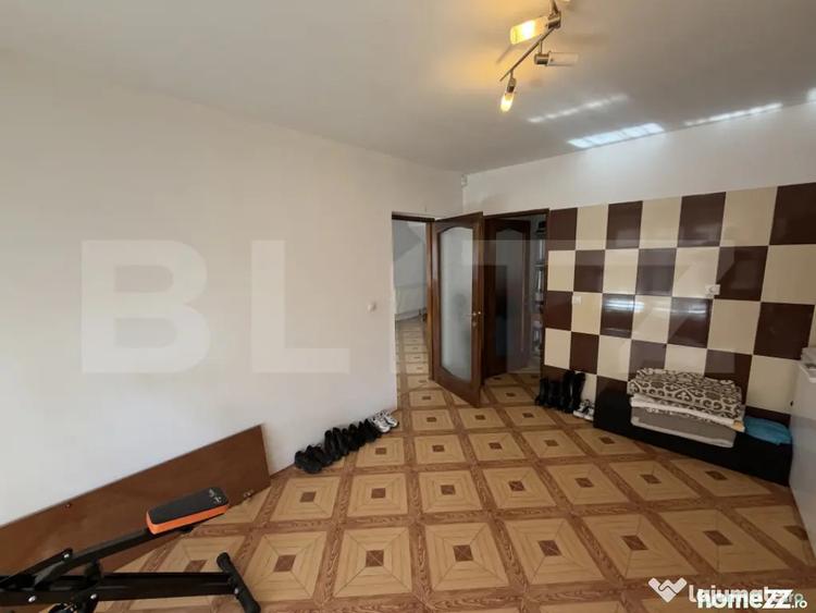 Casă cu 5 camere cu Teren 800 Mp în Surduc