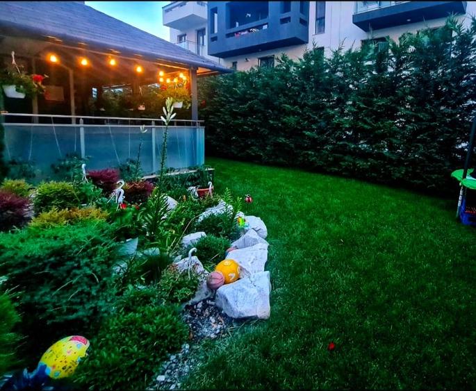 Apartament cu 3 camere decomandat, mobilat în Sântandrei