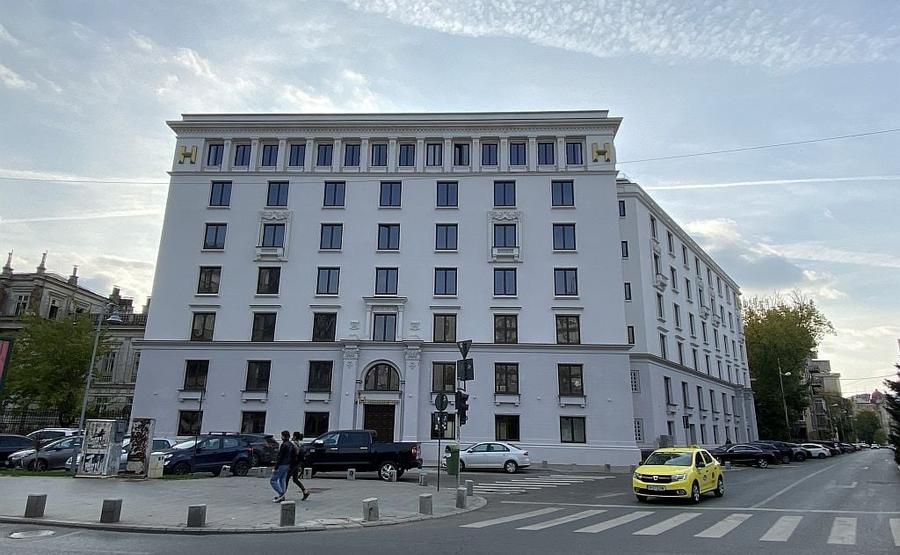 Birou, de 5,685 mp, în Romană
