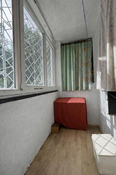 Apartament cu 3 camere semidecomandat în Titan