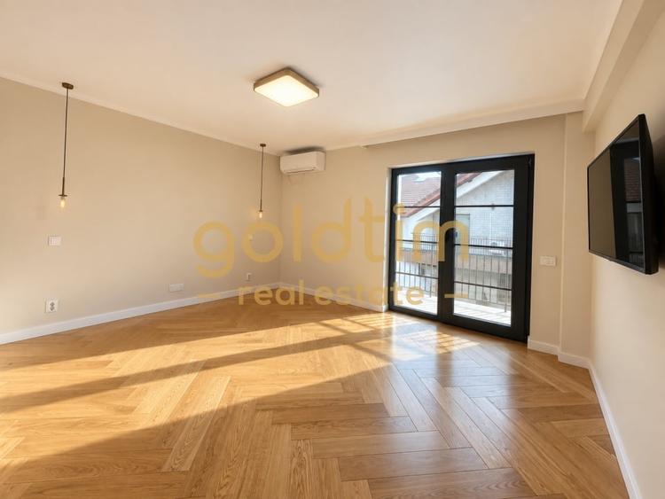 Duplex cu 4 camere cu Canalizare în Iancu Nicolae